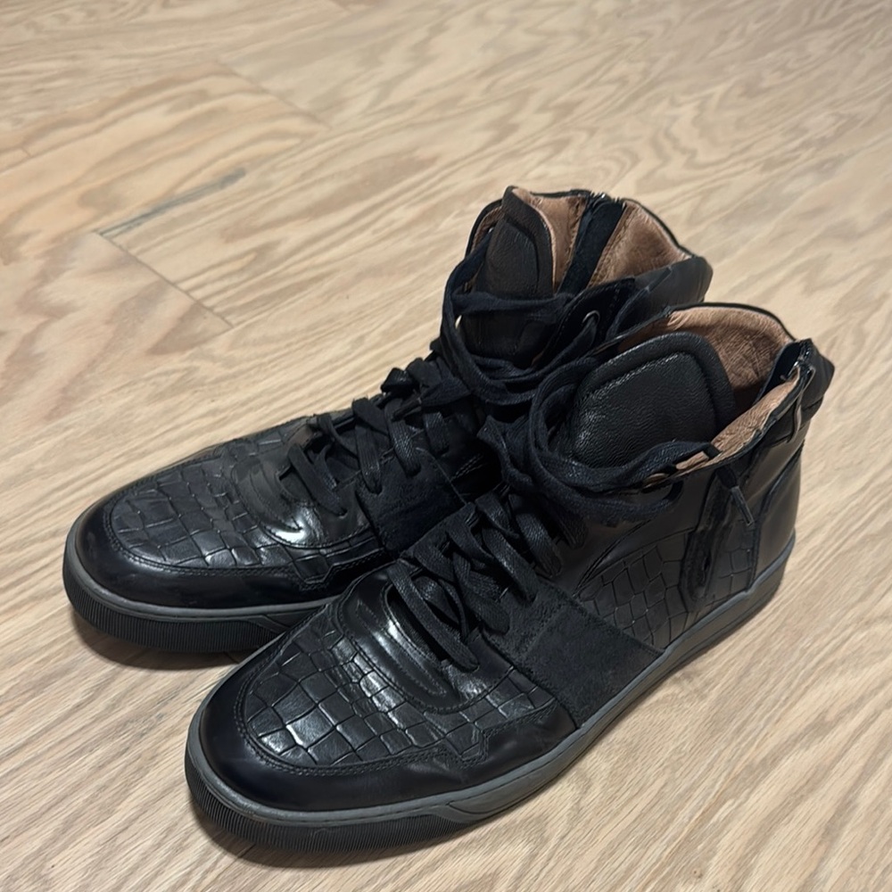 Black High-Top Men's Shoes